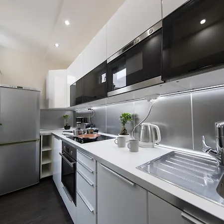Spacious 3-room With Free Parking Near Stadium Lejlighed