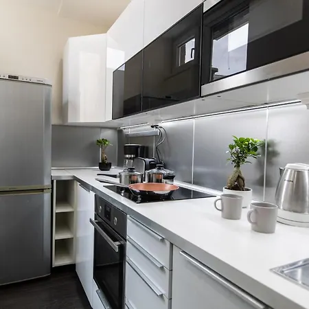 Spacious 3-room With Free Parking Apartment