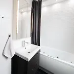 Apartamento Spacious 3-room With Free Parking Near Stadium *