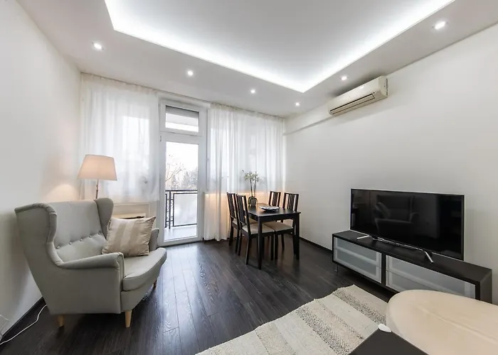 Spacious 3-room With Free Parking *