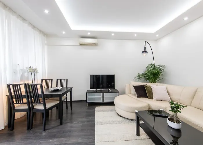 Spacious 3-room With Free Parking Apartment Budapest