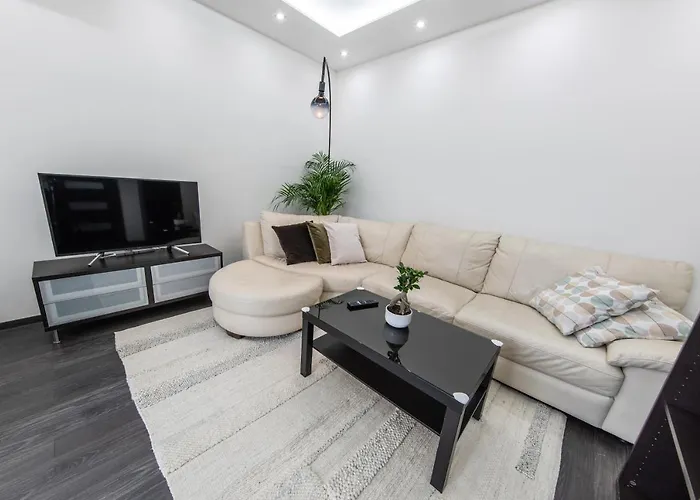 Spacious 3-room With Free Parking * Budapesta