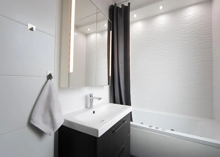 Spacious 3-room With Free Parking