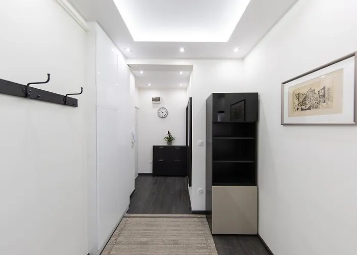 Spacious 3-room With Free Parking * Budapest