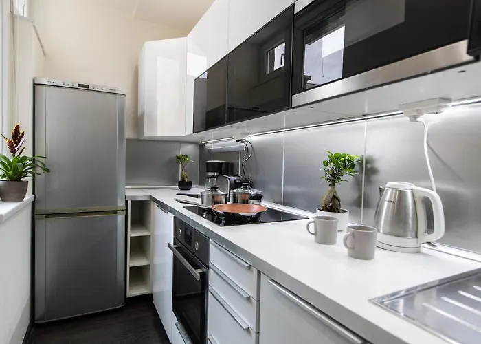 Spacious 3-room With Free Parking Apartment