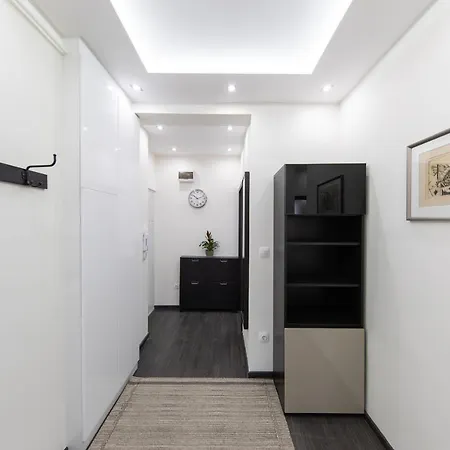 Spacious 3-room With Free Parking Near Stadium * Budapest
